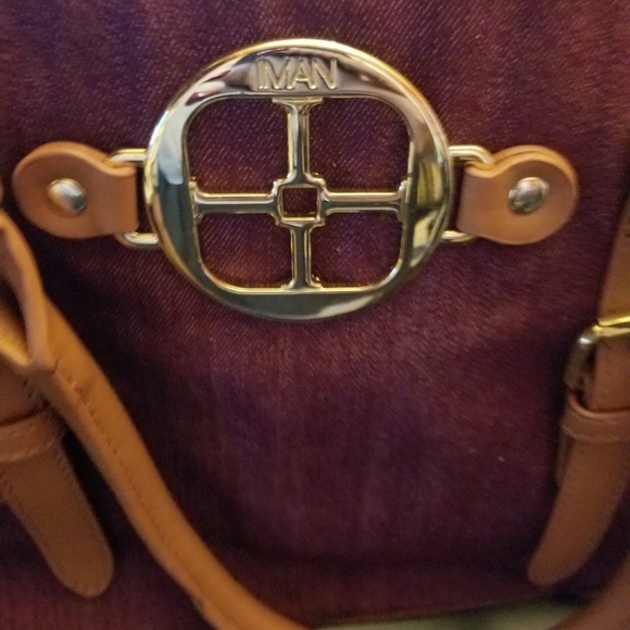 Iman purse burgundy in color - Picture 4 of 7
